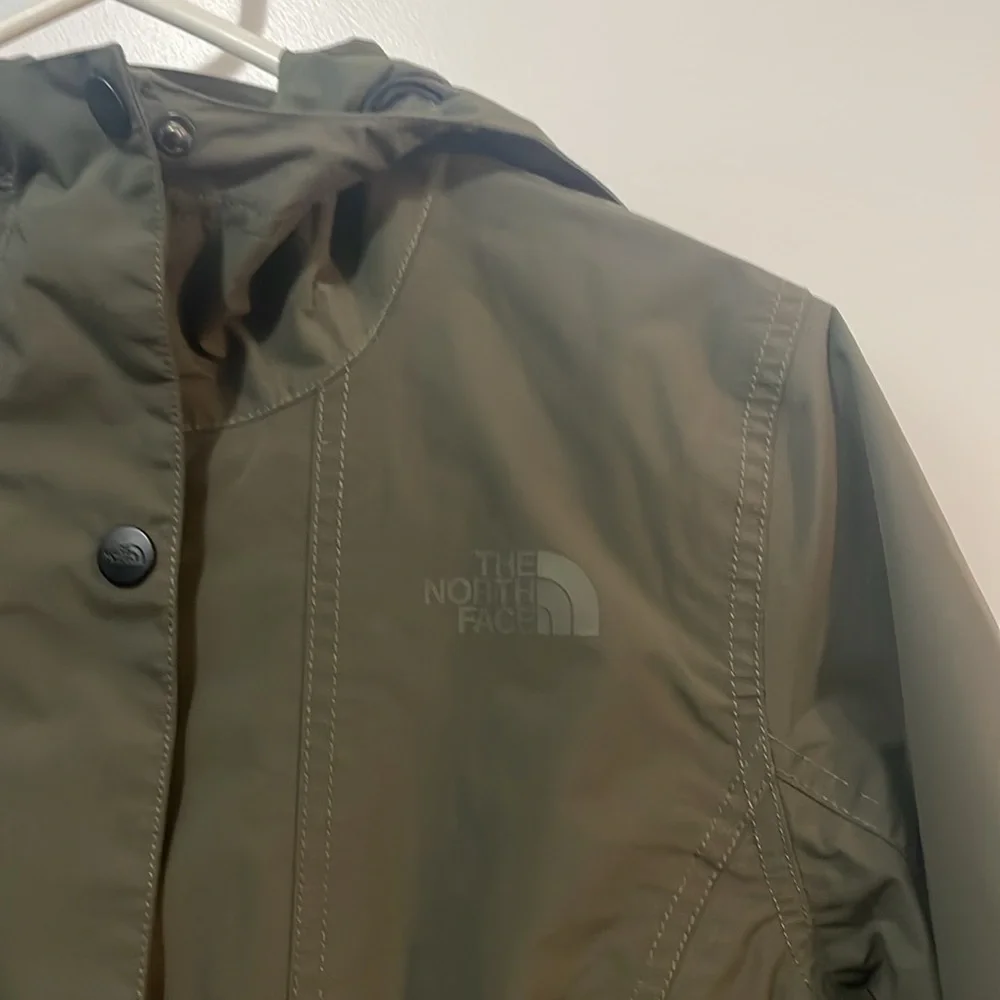 The North Face Women's Zoomie Jacket Sz S - Picture 3 of 10